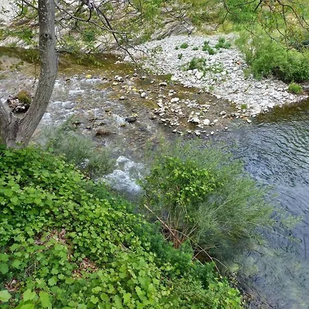 Barbude 2/4 Personnes * Gabriac (Lozere)
